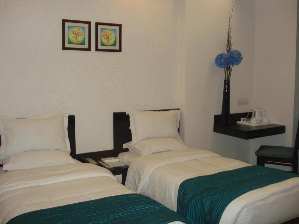 Fabhotel Rockland New Delhi Exterior photo